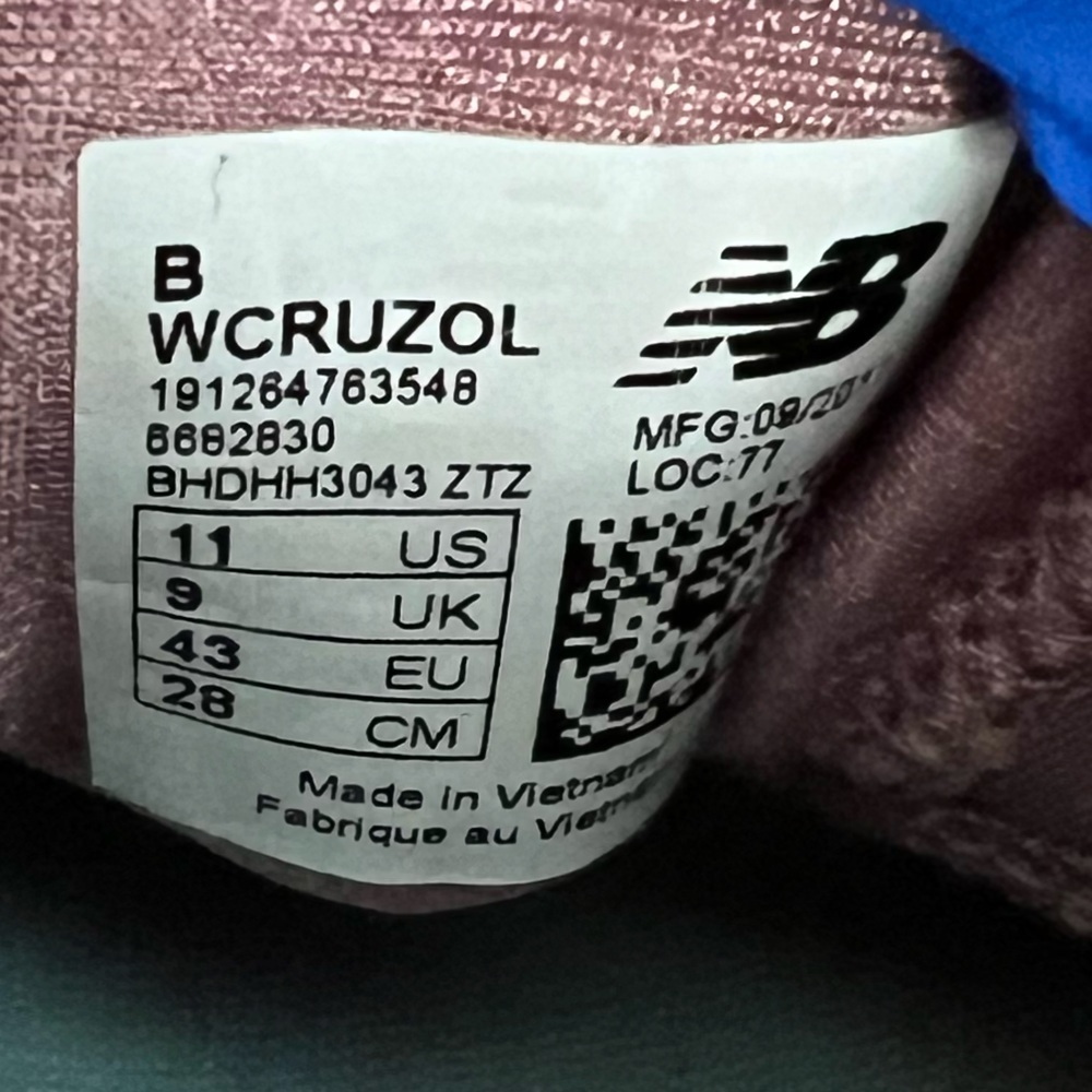 New Balance Women’s Athletic shoes, size 11 - Picture 12 of 12